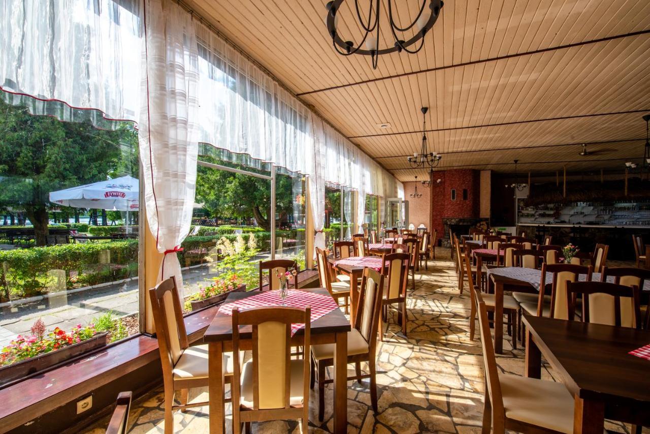 Hotel Osrodek Wypoczynkowy Dolomity à Jedwabno Extérieur photo